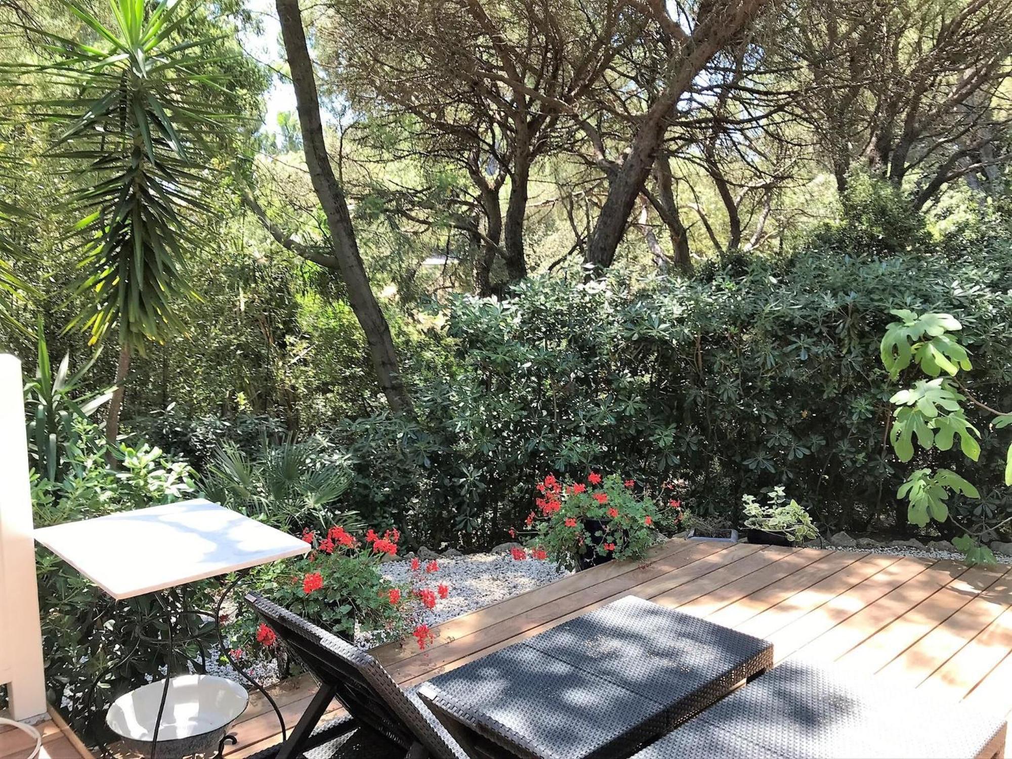 In Provence Near The Beaches Of Pampelonne Chalet